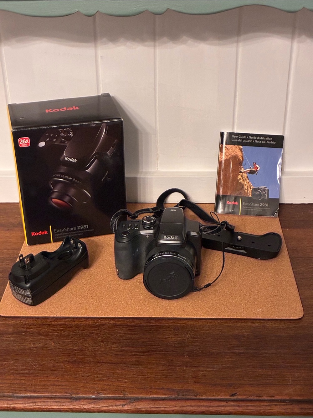 Kodak EasyShare Z981 14MP Digital Camera 26x Zoom Bundle - Boxed Tested WorkingD
